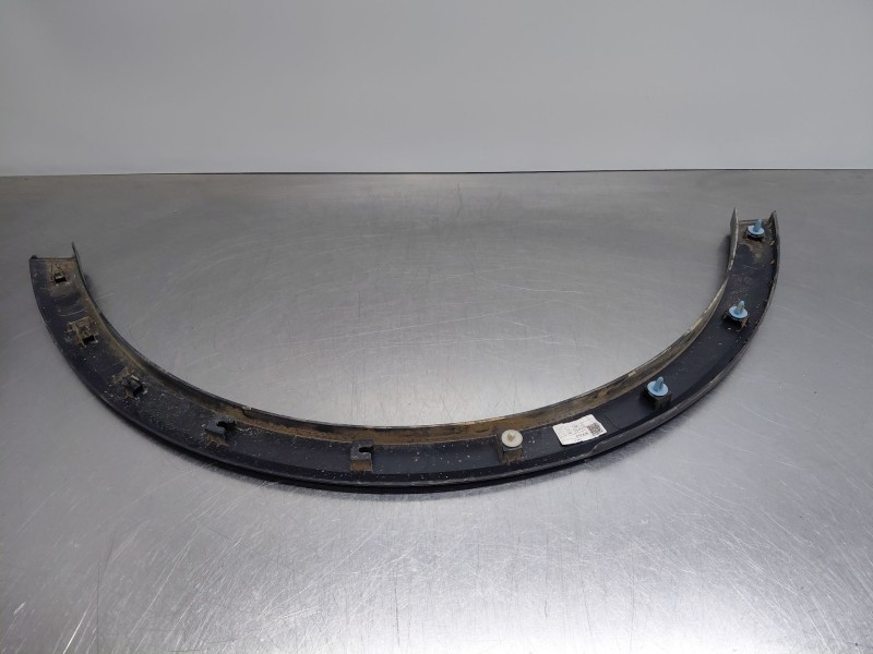 Recambio de aletin trasero derecho para mg zs suv referencia OEM IAM   