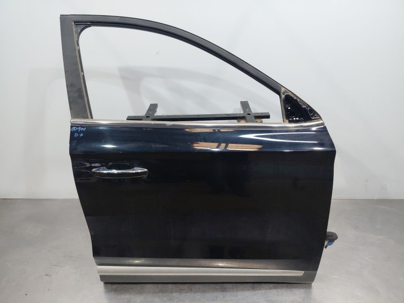 Recambio de puerta delantera derecha para mg zs suv referencia OEM IAM   