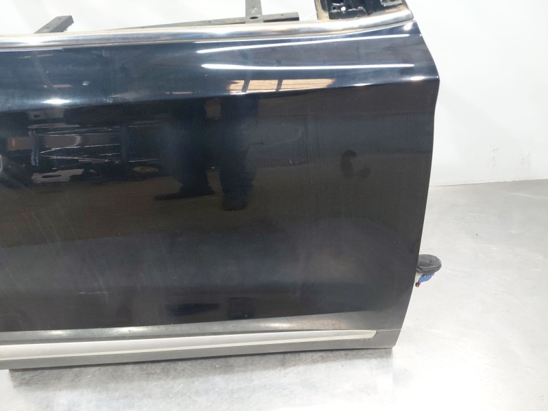 Recambio de puerta delantera derecha para mg zs suv referencia OEM IAM   