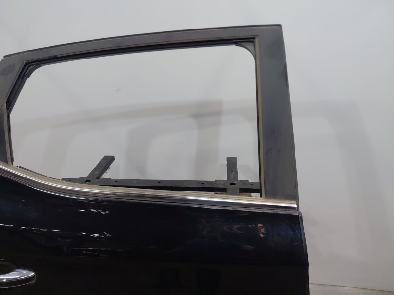 Recambio de puerta trasera derecha para mg zs suv referencia OEM IAM   