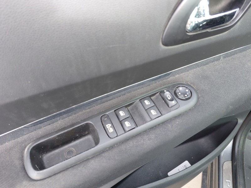 peugeot 5008 (0u_, 0e_) del año 2011