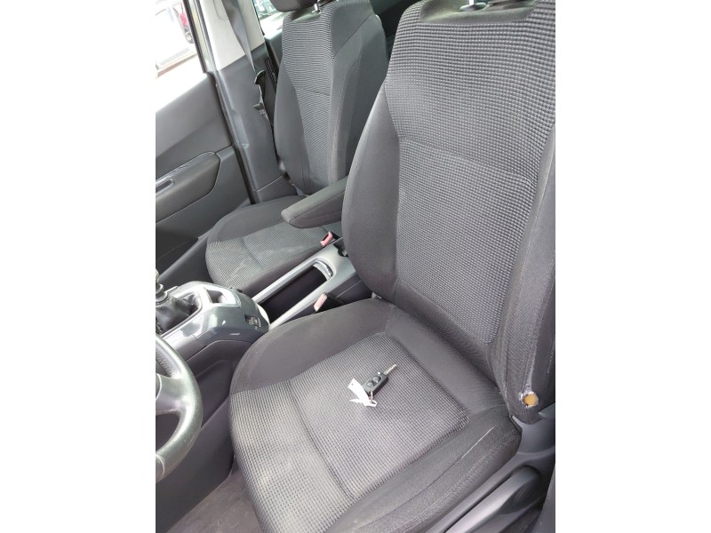 peugeot 5008 (0u_, 0e_) del año 2011