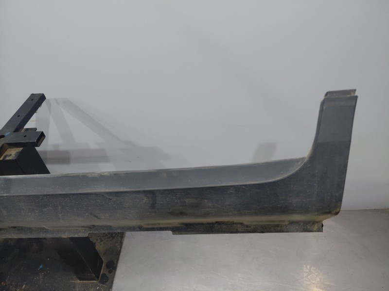 Recambio de faldon lateral para mg zs suv referencia OEM IAM   