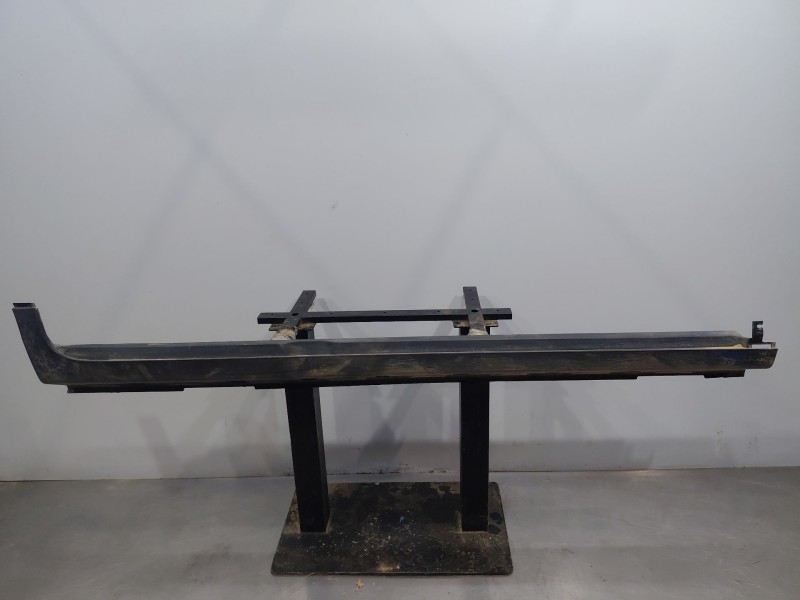 Recambio de faldon lateral para mg zs suv referencia OEM IAM   