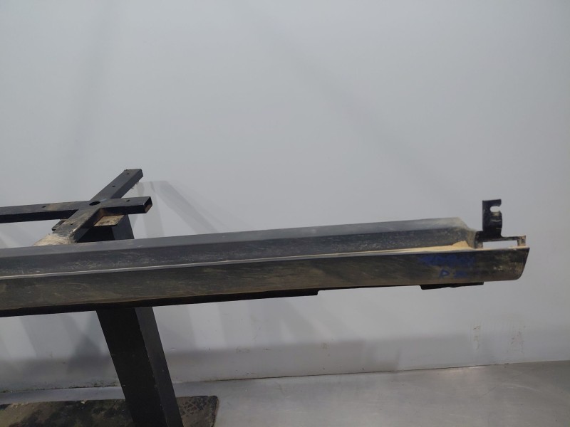 Recambio de faldon lateral para mg zs suv referencia OEM IAM   