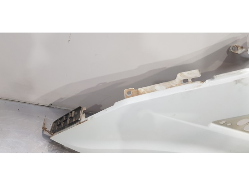 Recambio de aleta delantera izquierda para ford transit kastenwagen (ttg) 350 l2 ambiente referencia OEM IAM 2203290 PBK31V16006