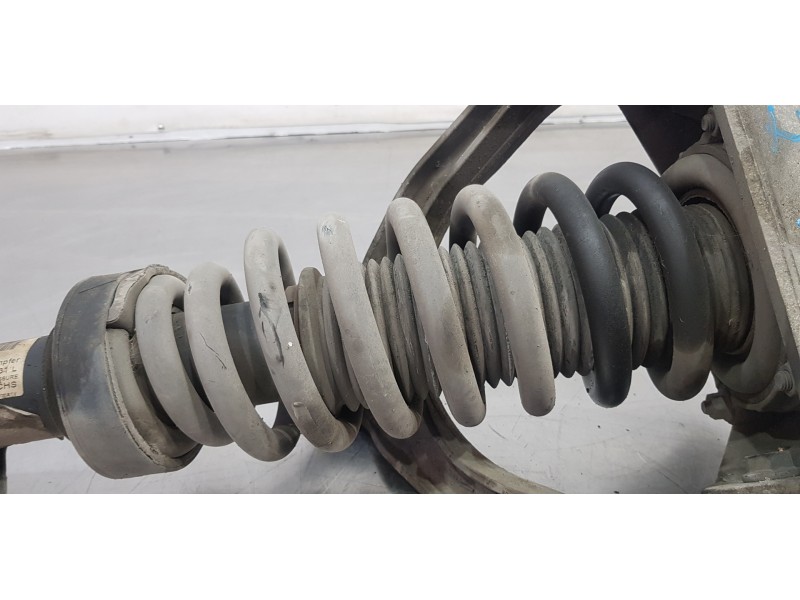 Recambio de amortiguador delantero izquierdo para volkswagen touareg (7l6) v6 tdi referencia OEM IAM 7L6413031S  