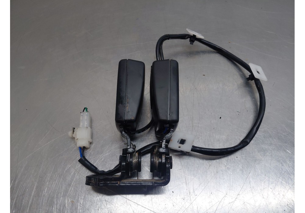 Recambio de enganche del cinturon trasero central para mg zs suv referencia OEM IAM   