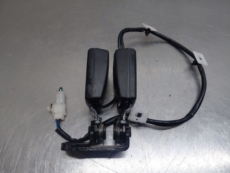 Recambio de enganche del cinturon trasero central para mg zs suv referencia OEM IAM   
