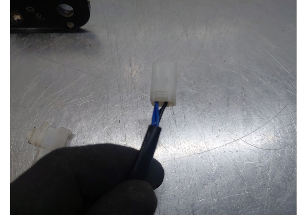 Recambio de enganche del cinturon trasero central para mg zs suv referencia OEM IAM   