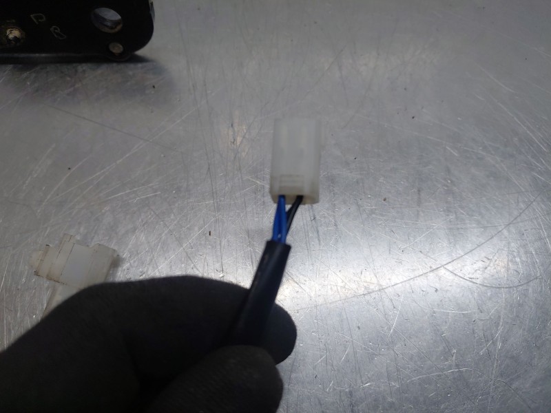 Recambio de enganche del cinturon trasero central para mg zs suv referencia OEM IAM   