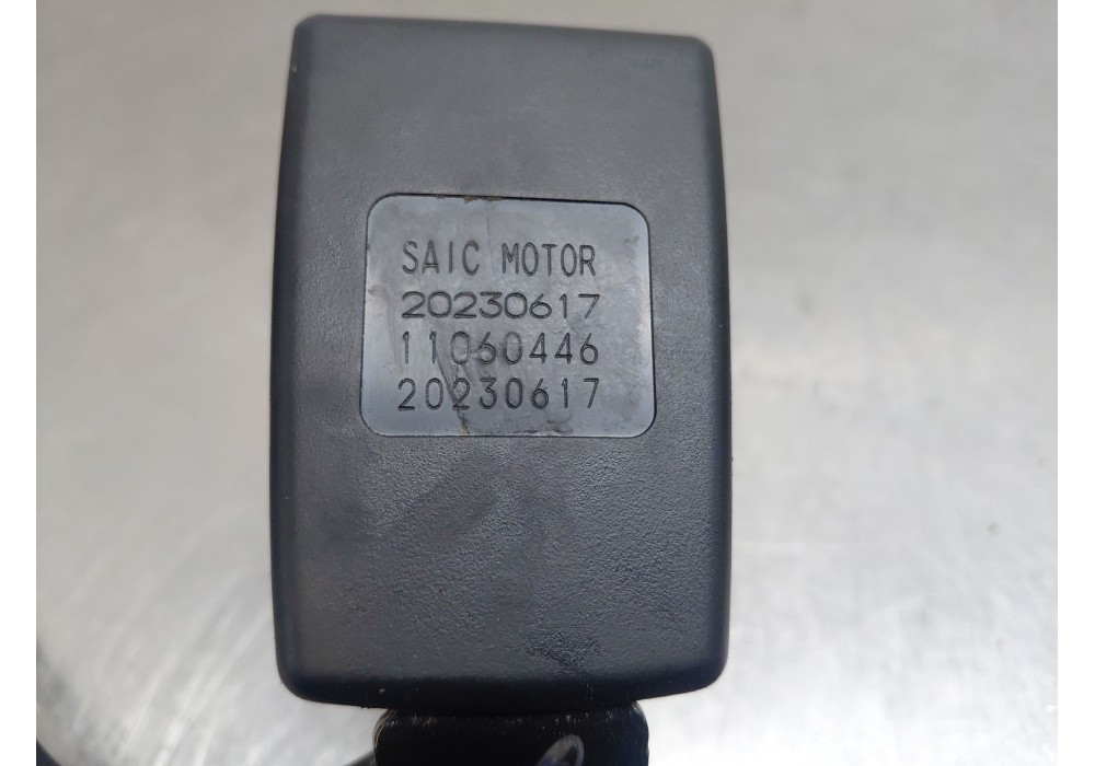 Recambio de enganche del cinturon trasero central para mg zs suv referencia OEM IAM   