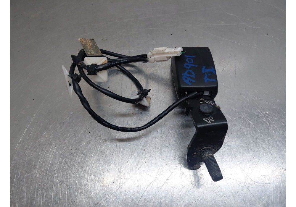 Recambio de enganche del cinturon trasero izq para mg zs suv referencia OEM IAM   