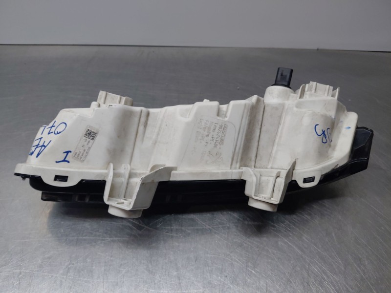Recambio de piloto delantero izquierdo para peugeot 2008 (p2) allure puretech referencia OEM IAM 9824241480  
