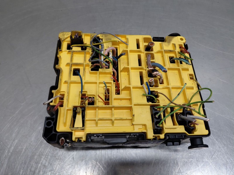 Recambio de caja reles / fusibles para citroën c-elysée shine referencia OEM IAM   