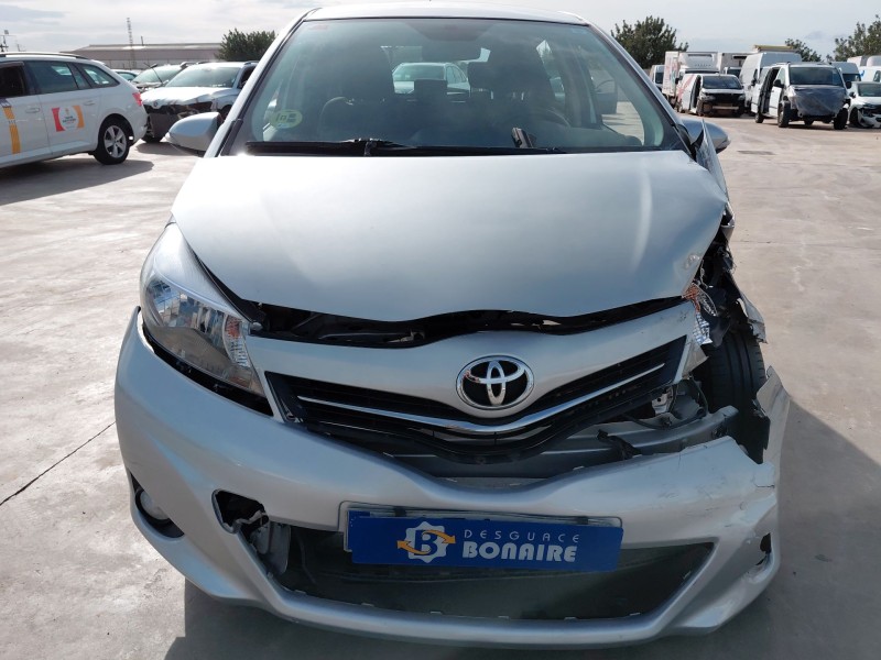toyota yaris (_p13_) del año 2014