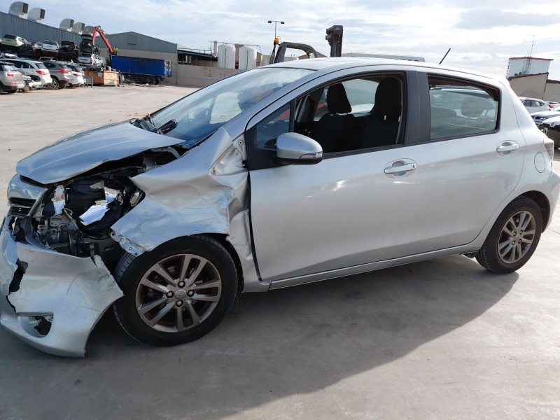 toyota yaris (_p13_) del año 2014