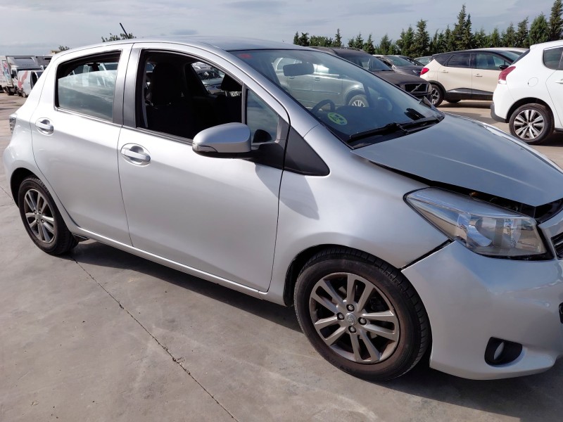 toyota yaris (_p13_) del año 2014