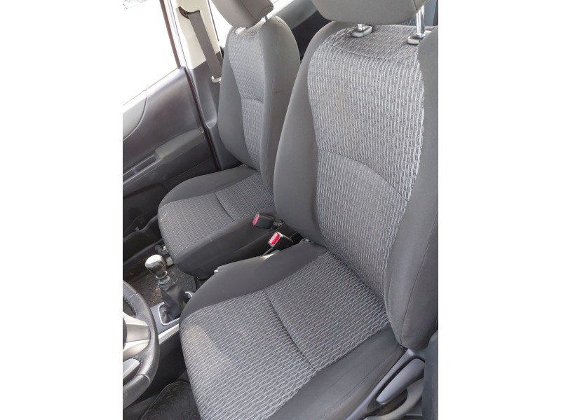 toyota yaris (_p13_) del año 2014