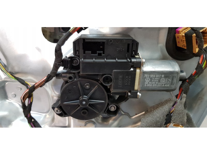 Recambio de elevalunas delantero derecho para volkswagen t6 transporter furgón referencia OEM IAM 7E1837730AE  