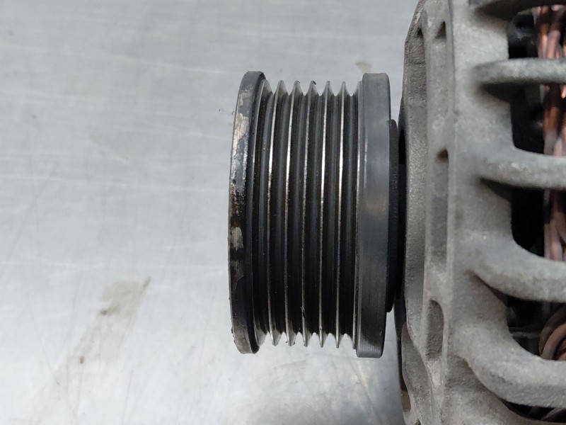 Recambio de alternador para opel zafira / zafira family b (a05) 1.9 cdti (m75) referencia OEM IAM 93169257  
