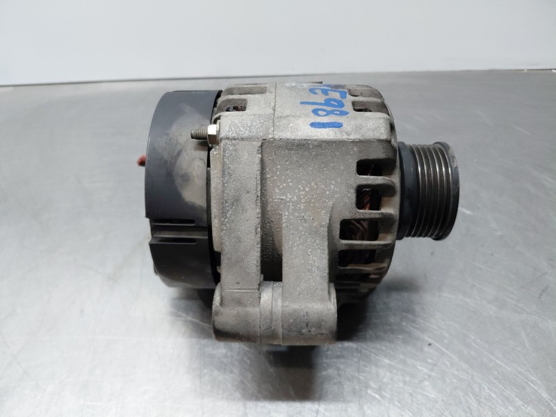 Recambio de alternador para opel zafira / zafira family b (a05) 1.9 cdti (m75) referencia OEM IAM 93169257  