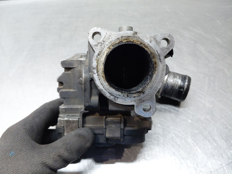 Recambio de caja mariposa para opel zafira / zafira family b (a05) 1.9 cdti (m75) referencia OEM IAM 93186494  