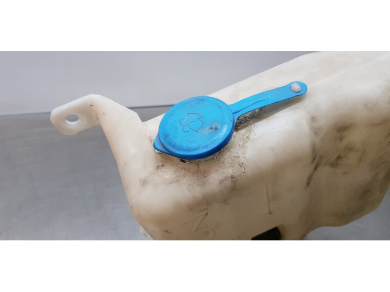 Recambio de deposito limpia para ssangyong rodius xdi limited referencia OEM IAM 7841021000  