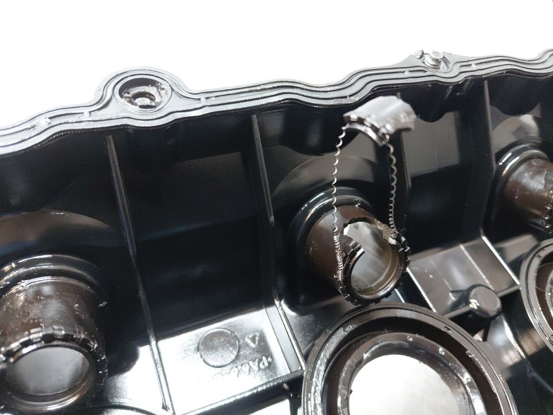 Recambio de tapa balancines para opel astra j (p10) 1.7 cdti (68) referencia OEM IAM   