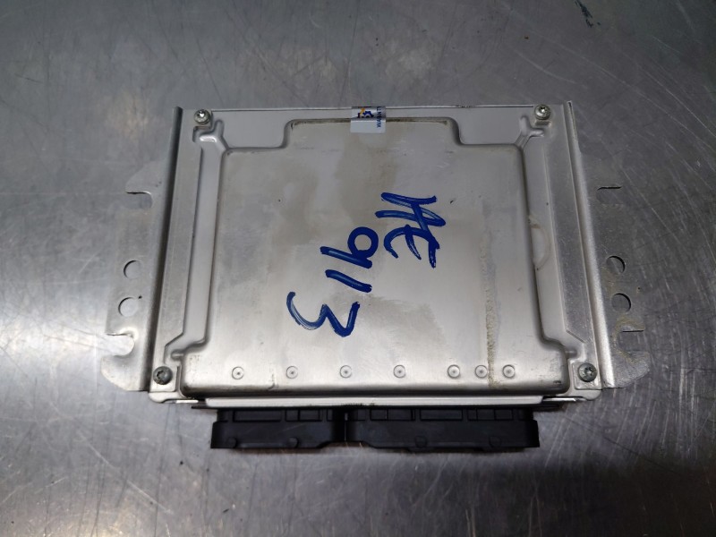 Recambio de centralita motor uce para kia carnival ii (gq) 2.5 v6 referencia OEM IAM   