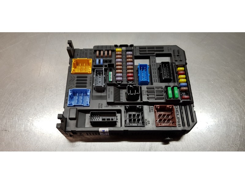 Recambio de caja reles / fusibles para citroen c4 grand picasso feel referencia OEM IAM 9832880380   Recambio de caja reles / fusibles para citroen c4 grand picasso feel referencia OEM IAM 9832880380