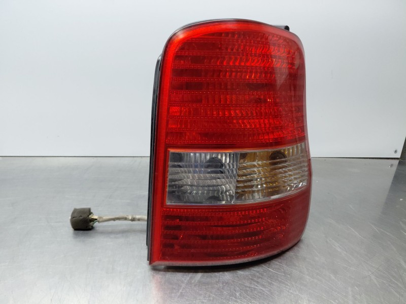 Recambio de piloto trasero derecho para kia carnival ii (gq) 2.5 v6 referencia OEM IAM   