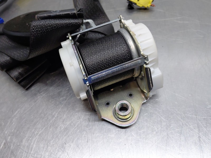 Recambio de cinturon seguridad delantero derecho para opel meriva b monospace (s10) 1.4 (75) referencia OEM IAM   