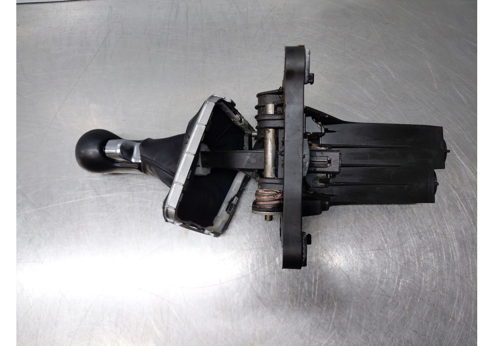 Recambio de palanca cambio para opel zafira / zafira family b (a05) 1.9 cdti (m75) referencia OEM IAM 55597061  