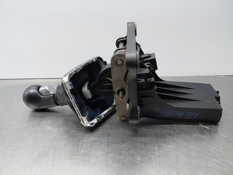 Recambio de palanca cambio para opel zafira / zafira family b (a05) 1.9 cdti (m75) referencia OEM IAM 55597061  