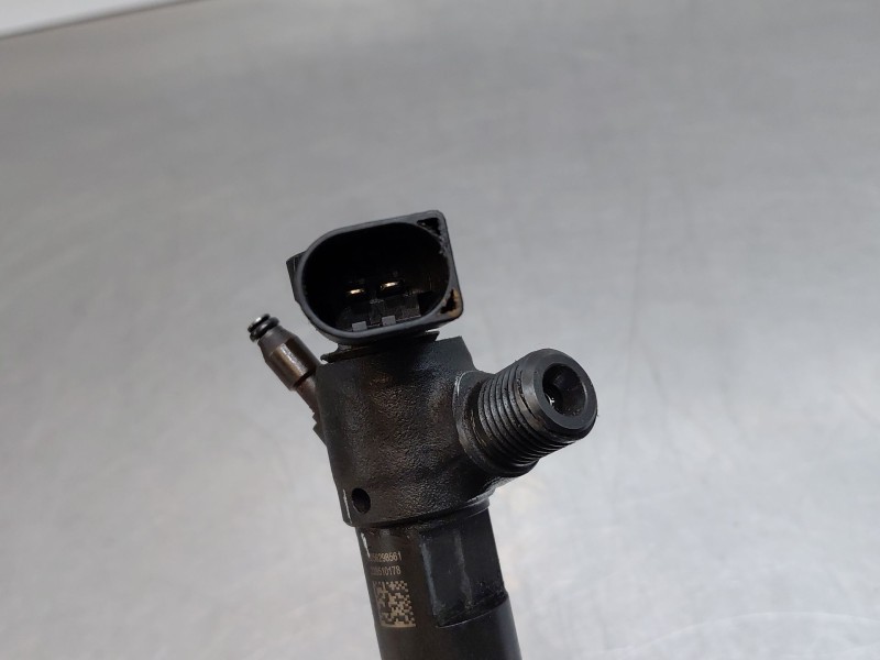 Recambio de inyector para skoda octavia iii combi (5e5, 5e6) 1.6 tdi referencia OEM IAM   