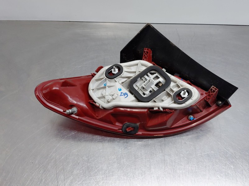 Recambio de piloto trasero derecho para opel meriva b monospace (s10) 1.4 (75) referencia OEM IAM   