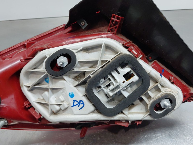 Recambio de piloto trasero derecho para opel meriva b monospace (s10) 1.4 (75) referencia OEM IAM   