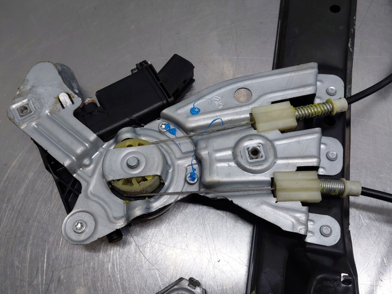Recambio de elevalunas delantero izquierdo para opel meriva b monospace (s10) 1.4 (75) referencia OEM IAM   