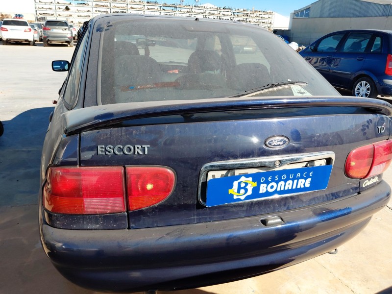ford escort vi sedán (gal, afl) del año 1997