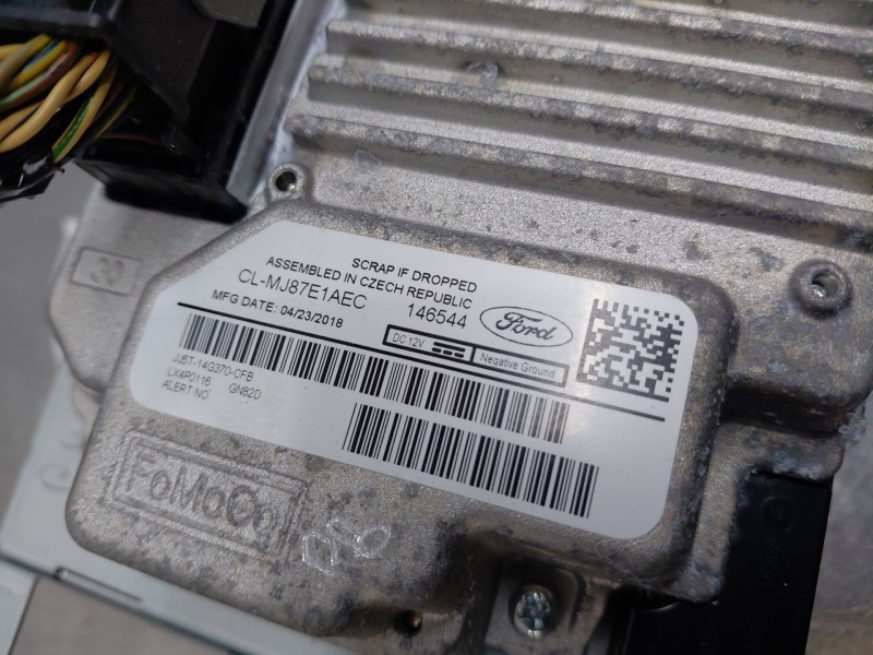 Recambio de pantalla multifuncion para ford kuga (cbs) titanium referencia OEM IAM   