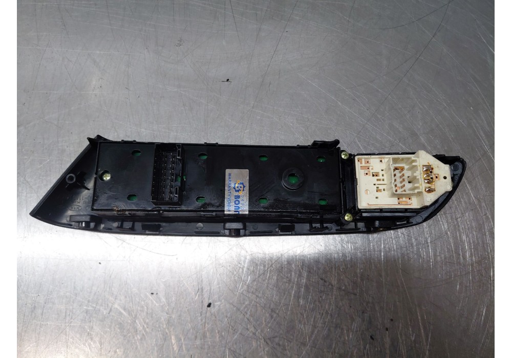 Recambio de mando elevalunas delantero izquierdo para hyundai ix35 (lm, el, elh) 2.0 crdi referencia OEM IAM   
