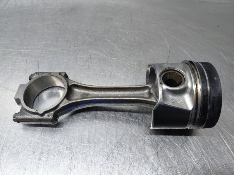 Recambio de biela para skoda octavia iii combi (5e5, 5e6) 1.6 tdi referencia OEM IAM   