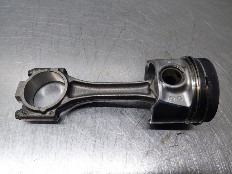 Recambio de biela para skoda octavia iii combi (5e5, 5e6) 1.6 tdi referencia OEM IAM   