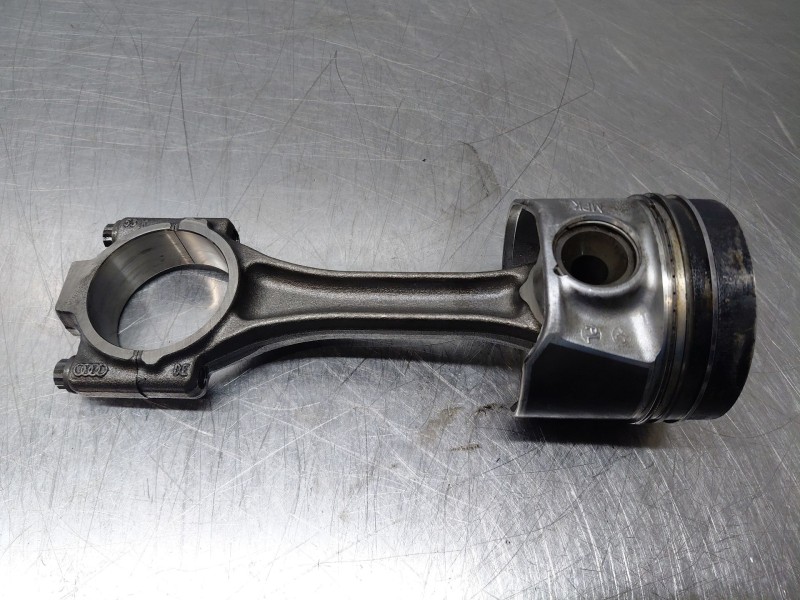 Recambio de biela para skoda octavia iii combi (5e5, 5e6) 1.6 tdi referencia OEM IAM   