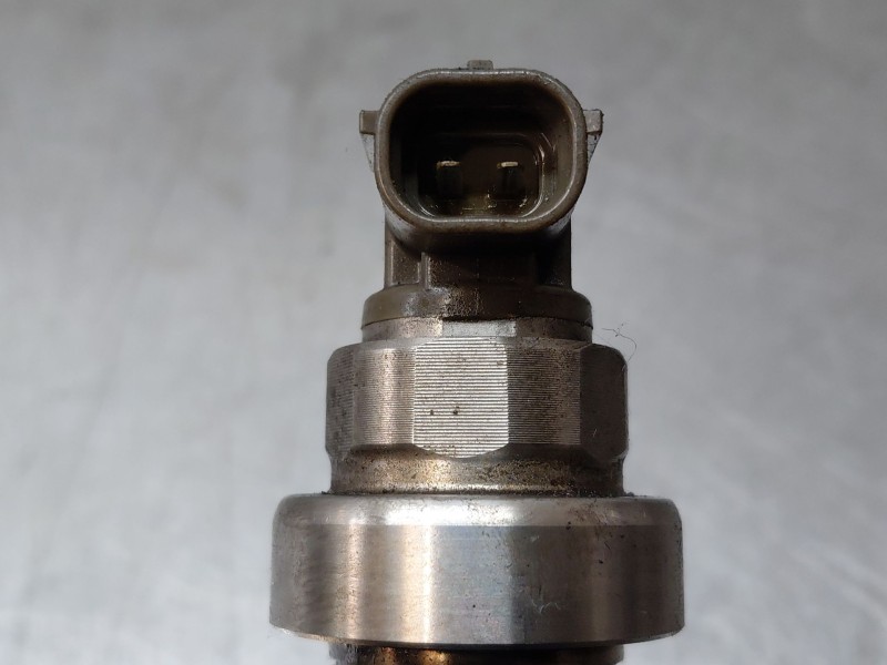 Recambio de inyector para opel astra j (p10) 1.7 cdti (68) referencia OEM IAM   