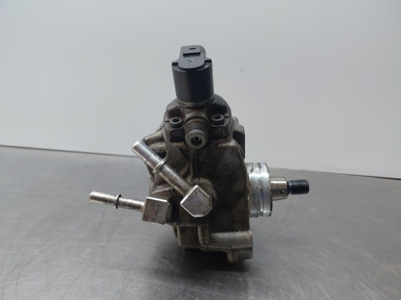 Recambio de bomba inyeccion para kia ceed sportswagon hybrid referencia OEM IAM 331002U000  
