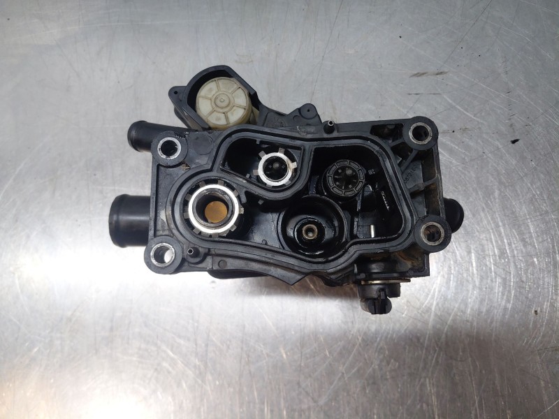 Recambio de termostato para kia ceed sportswagon hybrid referencia OEM IAM 256902U000  