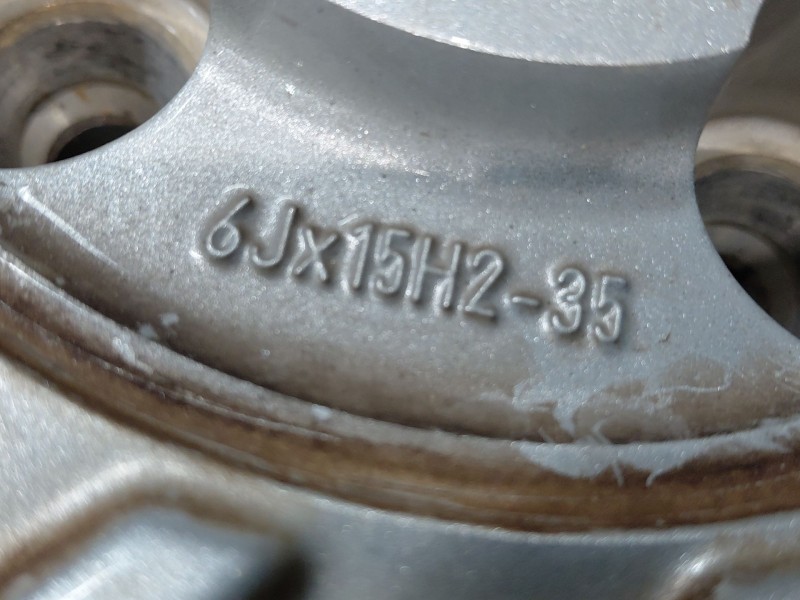 Recambio de llanta para fiat 500 dolcevita referencia OEM IAM 52027758  