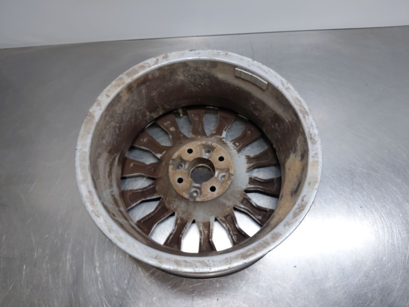 Recambio de llanta para fiat 500 dolcevita referencia OEM IAM 52027758  